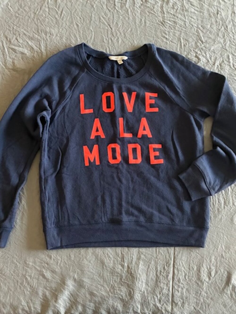 VS *New* cute long sleeve sweatshirt